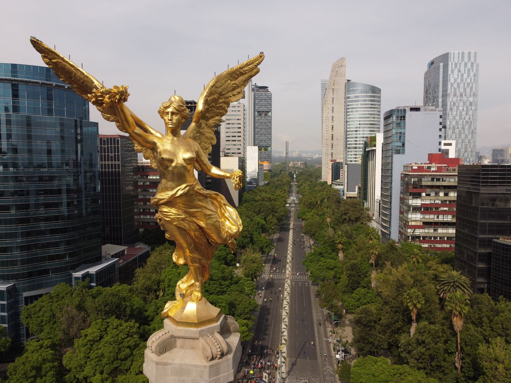 Vista aérea del Ángel de la Independencia y el Paseo de la Reforma en Ciudad de México.